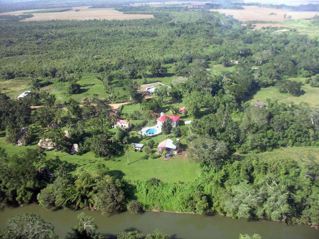 Banana Bank Lodge & Jungle Horseback Adventures Belmopan Buitenkant foto